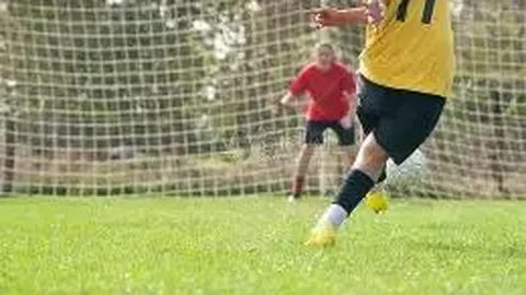 曼联惊险扳平！鲍恩头槌险失，马加萨神补刀，西汉姆联1-1绝平曼联